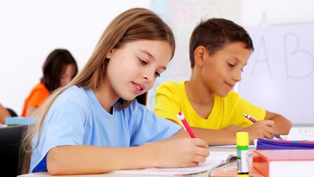 孩子上课玩橡皮擦，班主任批评不管用，成绩好又顽皮的孩子真难教