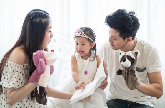 孩子叛逆、沉迷网络，一切问题根源或在于育儿方式上，家长需重视