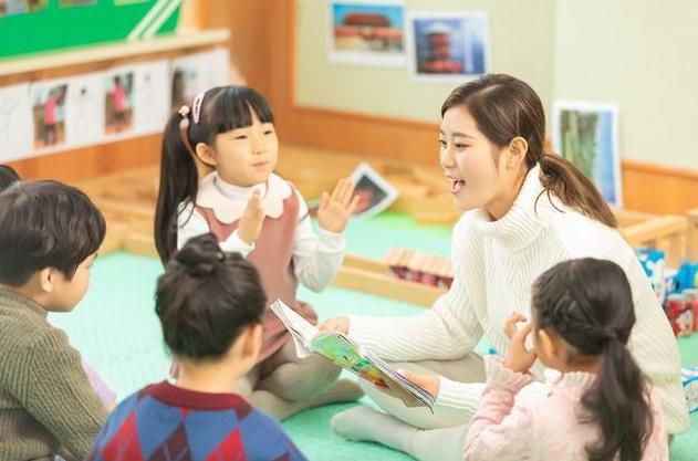 你的育儿经|4岁孩子放学回家，用手抓裤子说不能尿尿，脱下裤子妈妈就炸了