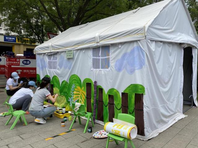 北青社区报石景山版|专业消杀、感应手龙头洗手液、就餐隔板...今天，石景山各幼儿园这样迎接复园
