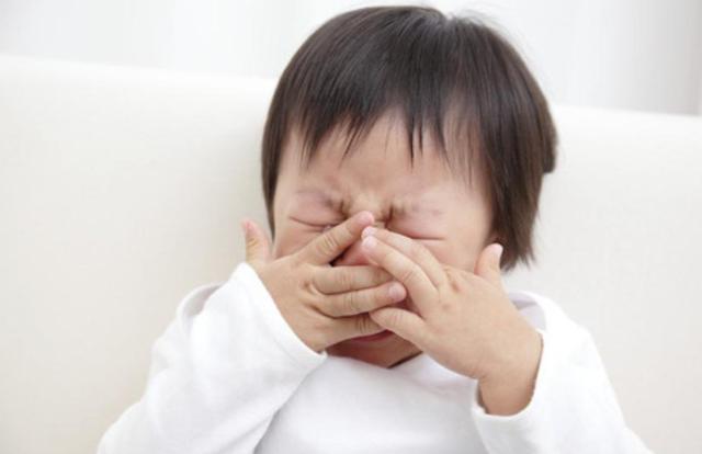 「超级宝妈」孩子吃饱后有什么症状？儿科专家：观察这几点信号，养出健康娃