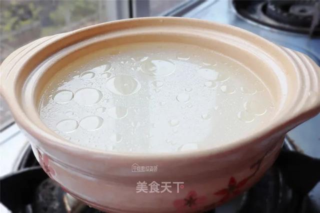 天冷了，自制一份香喷喷的煲仔饭！有菜有肉，越嚼越香