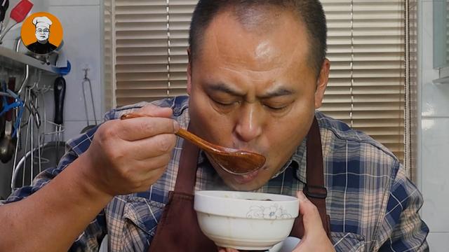 天冷容易手脚冰凉，多喝这碗养生汤，软糯香甜，喝一碗从头暖到脚