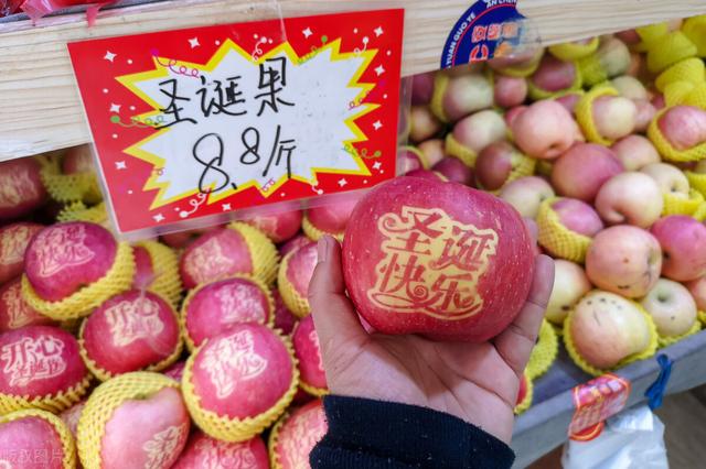 圣诞节，美国吃的大餐，欧洲吃的大餐，中国吃的大餐，差别大了