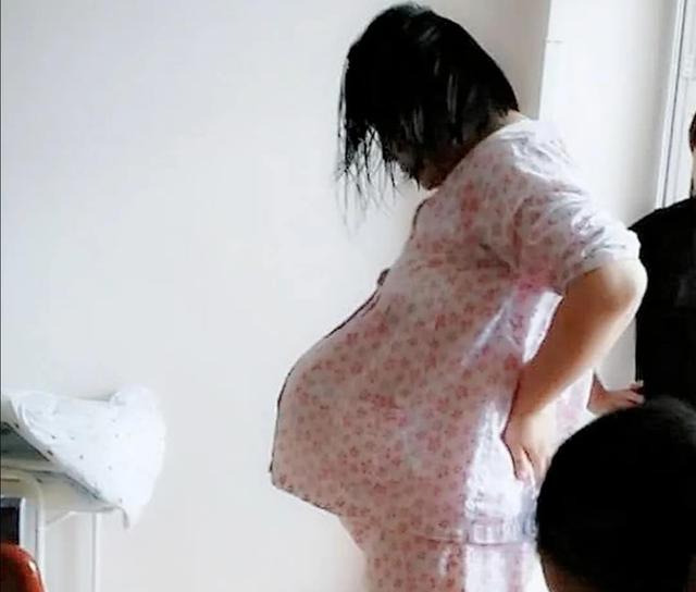 超级宝妈:“悬浮肚”爆红网络,孕妈痛苦有谁知!网友:双胞胎?哪吒转世?