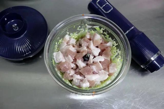 卤五香豆皮肉卷：肉香浓郁，解馋又下饭