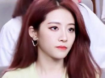 蔡徐坤有点皮，刘雨昕短发招谁？虞书欣一句话戳中泪点fun娱乐