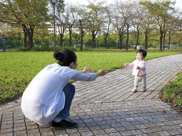超级宝妈|养娃花钱太多？不“跟风”花这三个冤枉钱，宝宝养的好还少花钱