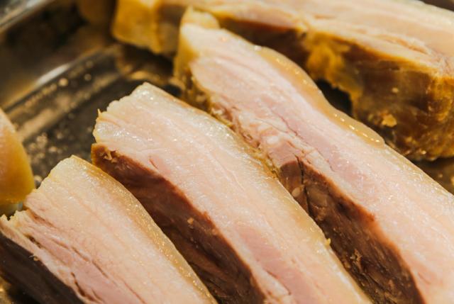 叫板光头卤鸭！这位70岁的建德爷爷，就因为太馋这口家乡味在采荷开了家板鸭店