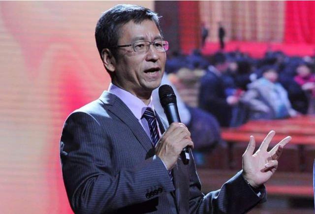 超级宝妈▲白岩松：想要孩子长大后成才，父母得放手让孩子吃这3种“苦”