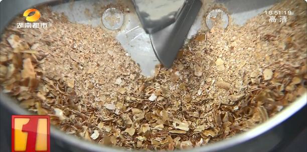 申请国家发明专利！小龙虾壳铺的路，说不定马上就能有了|芒果都市