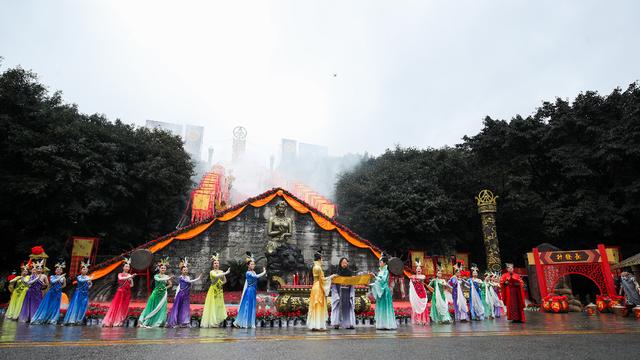 致敬历史 传承匠心 五粮液举行第二十四届酒圣祭祀大典