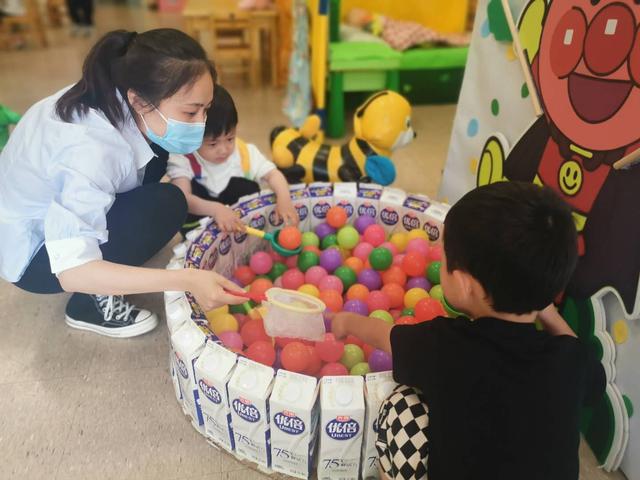 上观新闻|送来就放心！幼儿园开园首日，托班宝宝也来啦