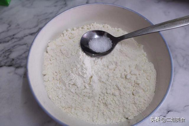 二姐|不做油酥，也不用醒面，教你做盘丝饼，三分钟烙一张，多层还好吃