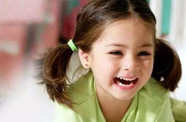 【你的育儿经】孩子称呼背后代表家庭的相处模式，叫小名和喊大名，真的有区别