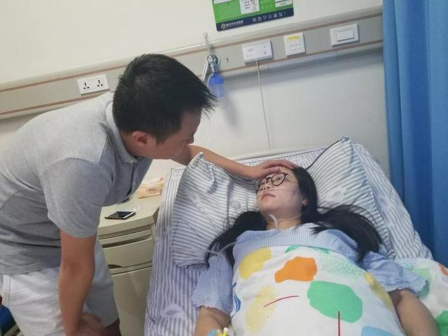 你的育儿经▲宝妈半夜生2胎，产房外6岁大女儿一人等候，孩子的话让护士落泪