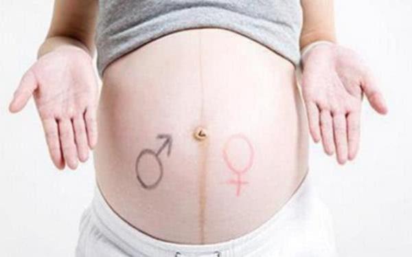 「超级宝妈」孕妇肚子上面的“黑线”是什么？别担心，原来是这样的