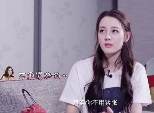 迪丽热巴新造型，戴蛇形吊坠，穿高开叉长裙，网友：美到我窒息|9号放映厅