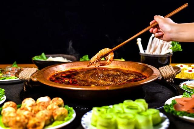 开心的笨小孩：8岁男童肝脏内长满了虫子？夏季这几种食物，家长尽量少给孩子吃！