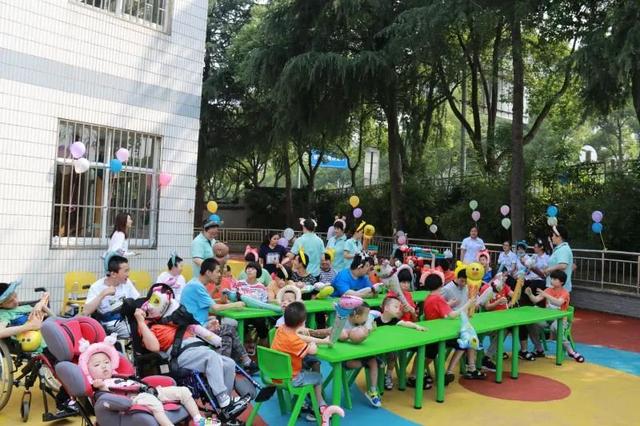 超级宝妈|爱与你同在！今天，这群孩子们度过了一个难忘的“六一”