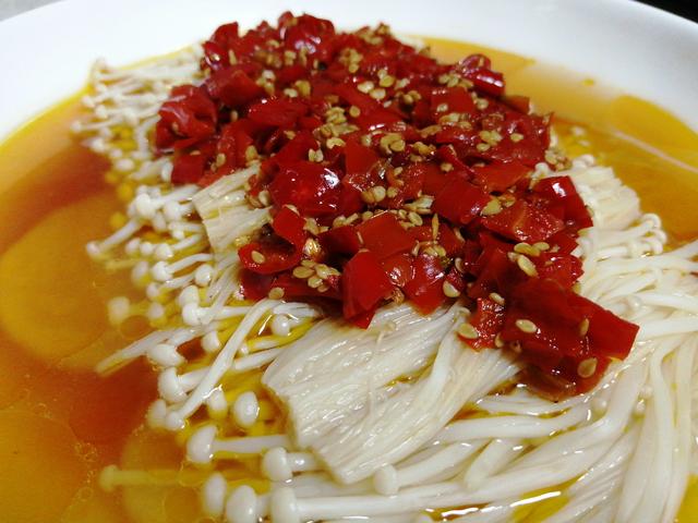 金针菇简单吃法，搭配一种酱料，秒变美味下饭菜