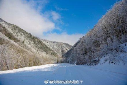 「光明网」一起看雪落神河源，感受最纯粹的美