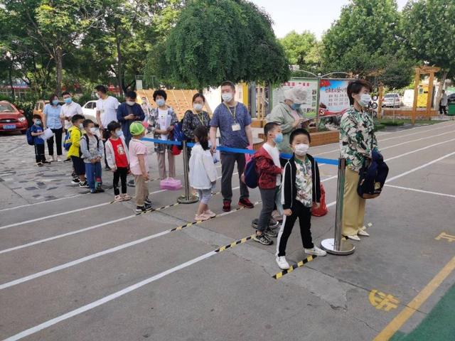 超级宝妈|开学季！最小“神兽”回归！直击幼儿园内的生活