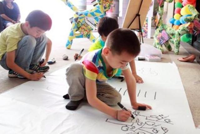 婴儿的记忆盒会在三岁时被摔破重塑，记忆大扫除这一年经历了啥