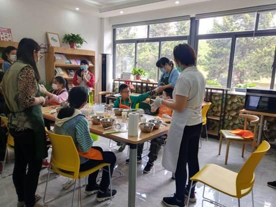 超级宝妈■江北新区新庄社区开展感恩母亲节亲子烘培活动