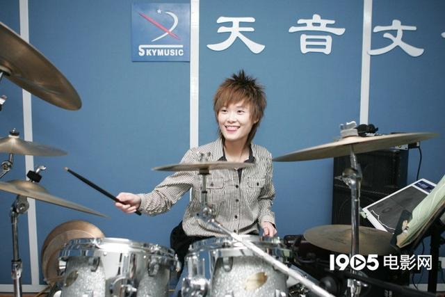 【影视交流地】重温青葱岁月！李宇春15年前珍贵帅气照片曝光