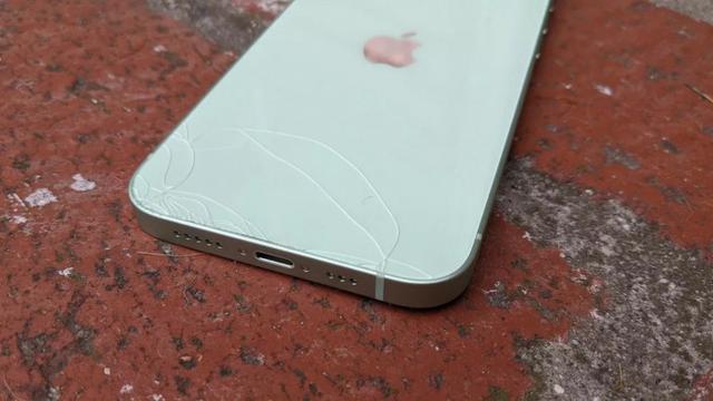 手机|iPhone 12划痕/跌落测试：“陶瓷护盾”确实够护盾