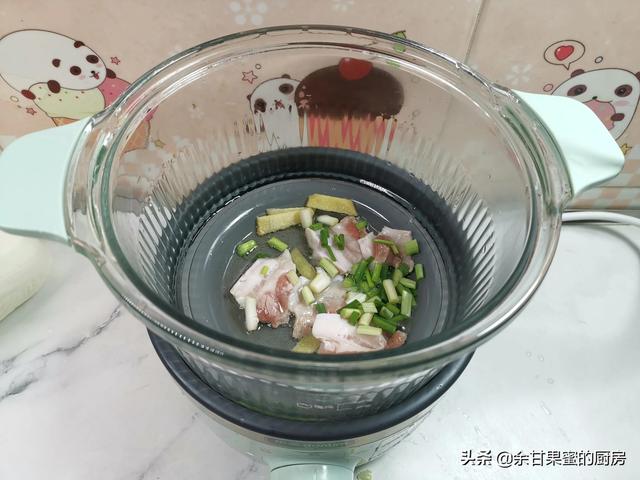 三种食材烩一锅，简单快捷10分钟内上桌，有荤有素，味道鲜美