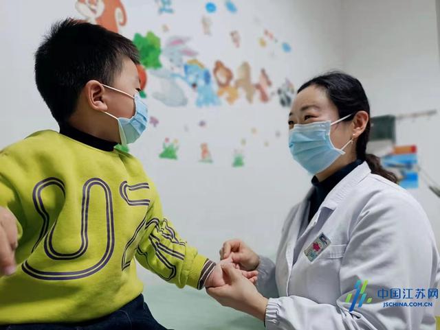 推拿|宝宝生病还在打针吃药？专家推荐：可以试