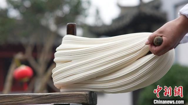 徽州人特色的年味美食：手工灌芯糖