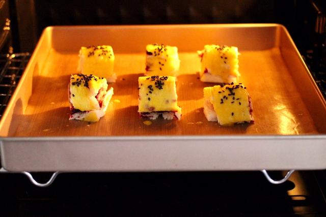 蓝莓香蕉吐司卷，我家早餐就吃它，卷一卷就做好，带便当特有面子