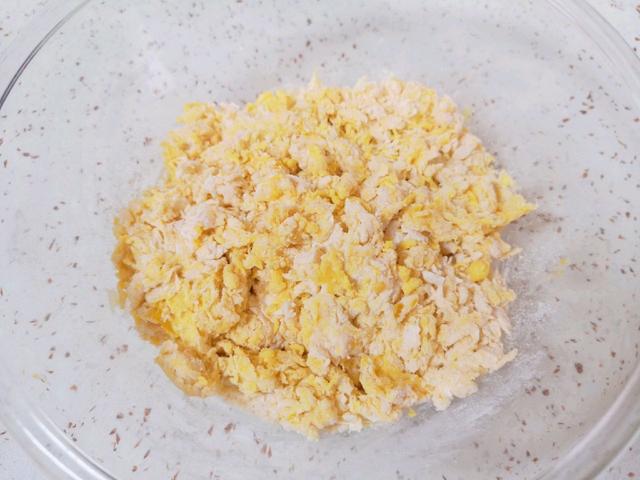 以假乱真的香蕉，其实是南瓜可可馒头，可以剥出“香蕉皮”