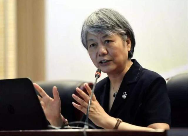 超级宝妈▲李玫瑾：生了男孩家庭，12岁前父母坚持这4个原则，孩子容易成才