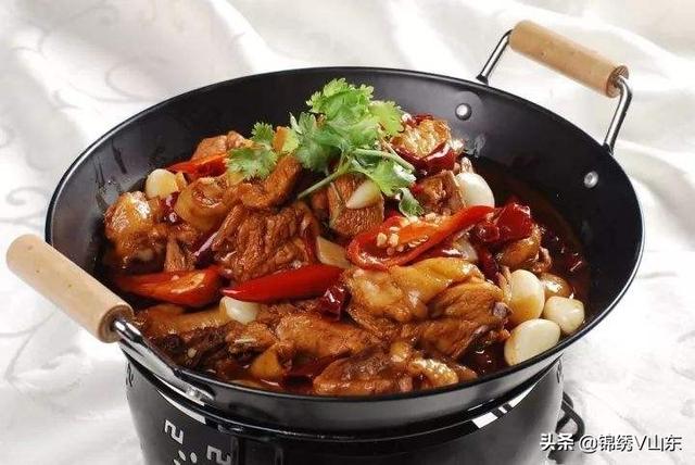 天气骤冷，来几道香辣过瘾的下饭菜，真是不错的选择，家人吃不够