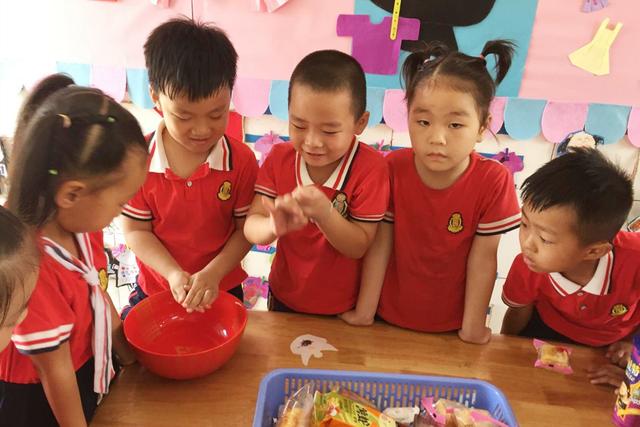 「天使宝贝」从教十年，幼师妈妈表示不让自己孩子上幼儿园，原因值得家长深思