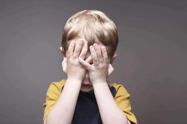 「超级宝妈」孩子注意力不集中？家长别不当一回事，可能是孩子“感统失调”了