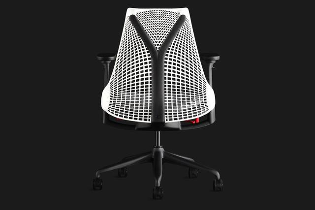 Herman Miller 带来两款电竞椅，其实都是之前的椅子换了个皮