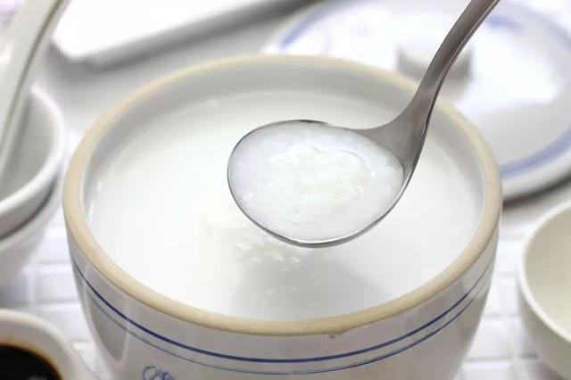 【醉红颜】2岁女童体重不足10斤，竟是因为亲妈这样喂：这三种辅食，害了无数人