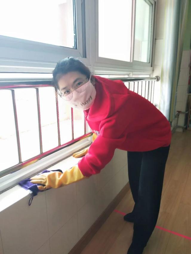 #你的育儿经#严格防控 筑牢病毒隔断屏障—县同和幼儿园全力做好疫情防控开学前消毒工作