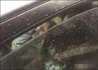 老鹰捉小鸡|满月宝宝患重症，亲友劝放弃，爸爸：“再生一个就不是他了”
