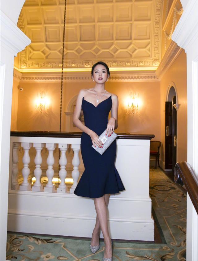 果味仙女|张梓琳身材好就是任性!穿粉色T恤短裤现身,平常打扮也美成焦点