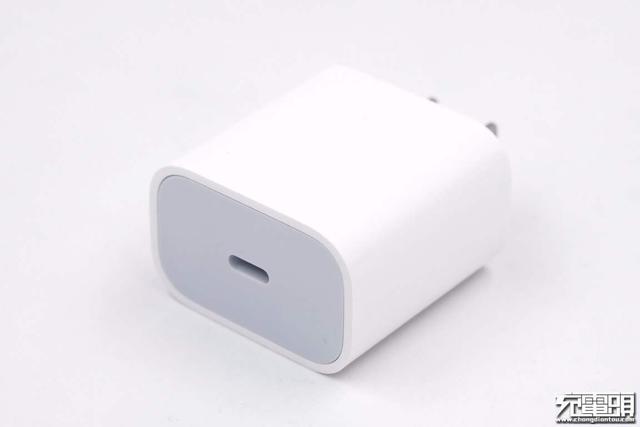 iPhone 12去掉充电器，仅仅为了环保吗？可能没这么简单