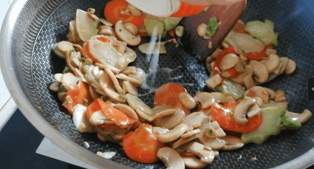 北方人不常见的菜，今天试做了一下，味道还不错，家常的味道