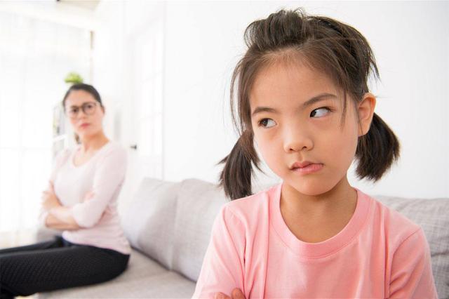 老鹰捉小鸡|你越说孩子他就越不听话？问题出在“暴力沟通”，家长要懂得反思