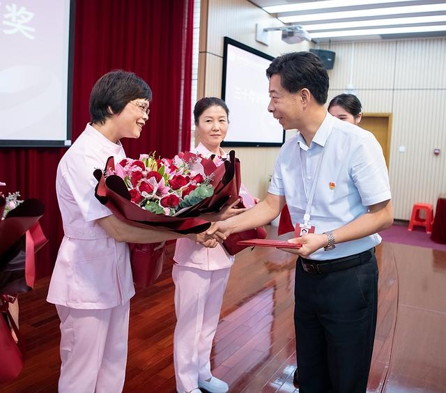 龙岗妇幼花式致敬护士节，走心更暖心