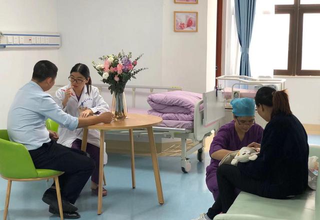 新生儿|“长颈鹿医院”刮头脑风暴，找患儿就医的痛点难点！|我为群众办实事①